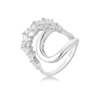 טבעת משובצת אבני זרקוניה